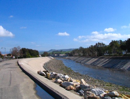 lossan_pacific_surfliner_bike_san_juan_capistrano_creek.jpg